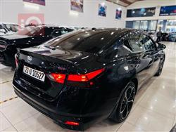 نیسان ئەلتیما